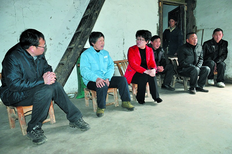 落实乡镇街办干部岗位在村机制