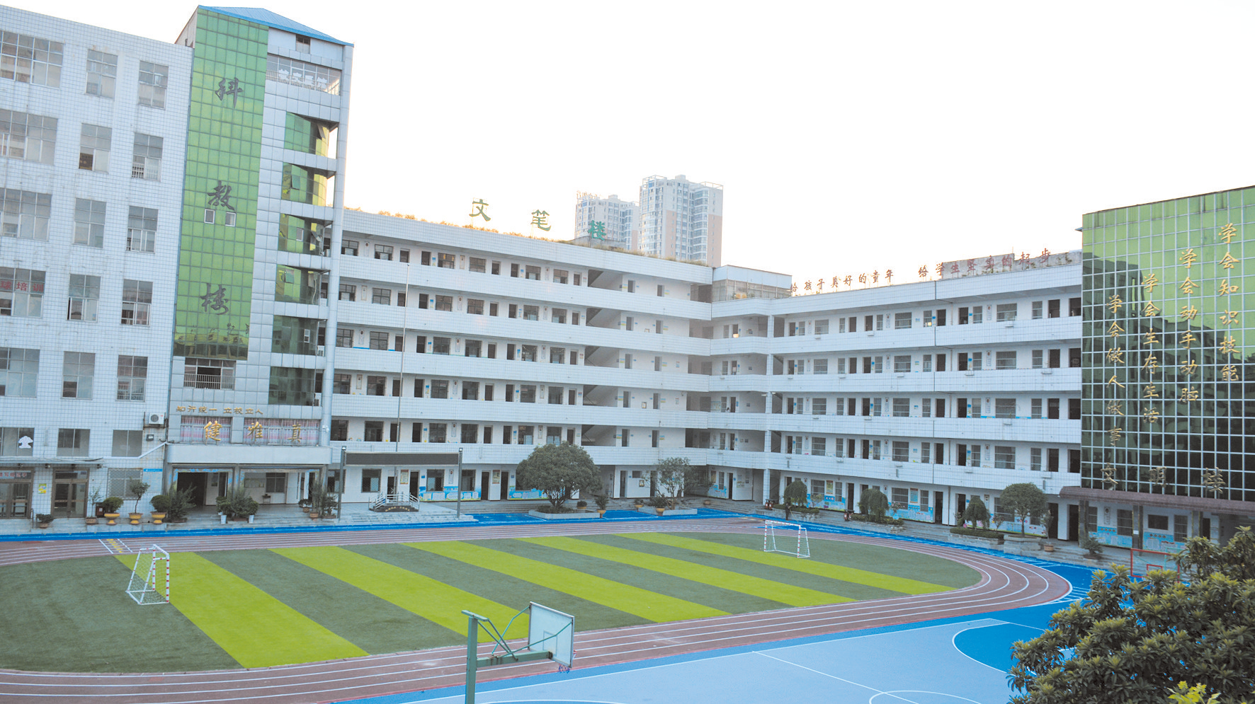 丹江口市实验小学校园全景